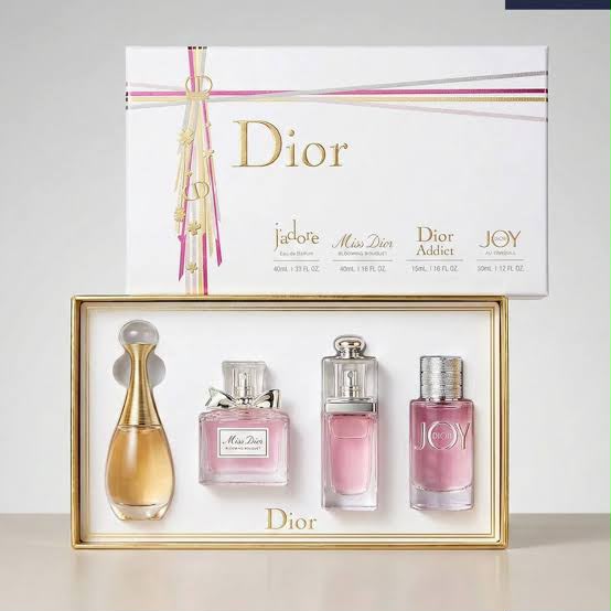 Dior Women’s Luxury Perfume Miniature Gift Set – J’adore, Miss Dior, Dior Addict & Joy – 4 Piece Collection